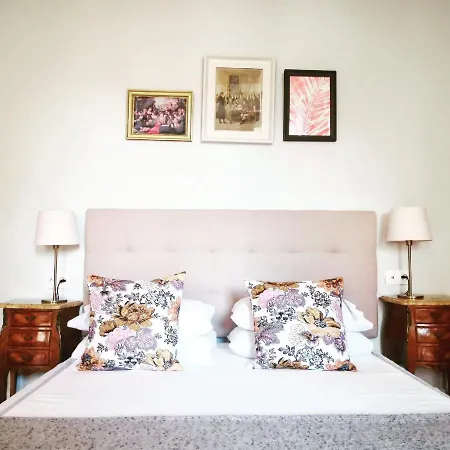 Bed & Breakfast Maison De L'aguze 3*