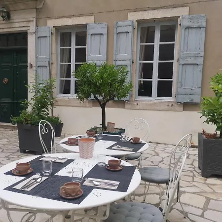 Maison De L'aguze 3*