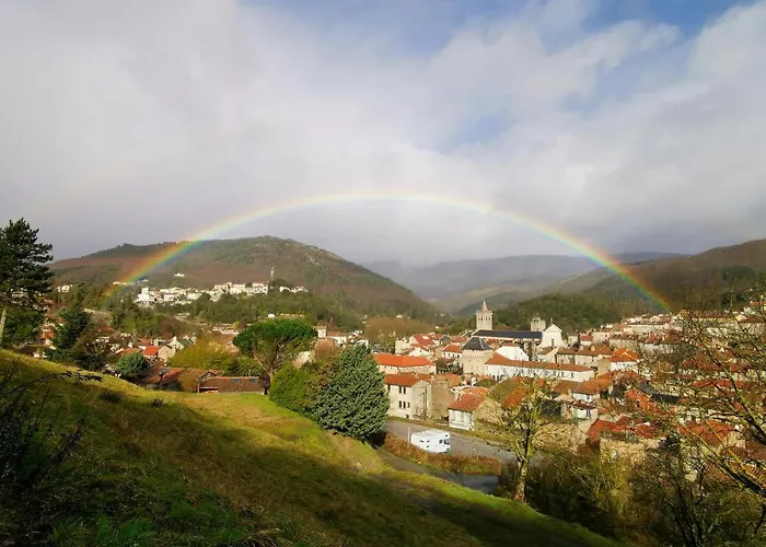 Bed and Breakfast Maison De L'aguze 3*